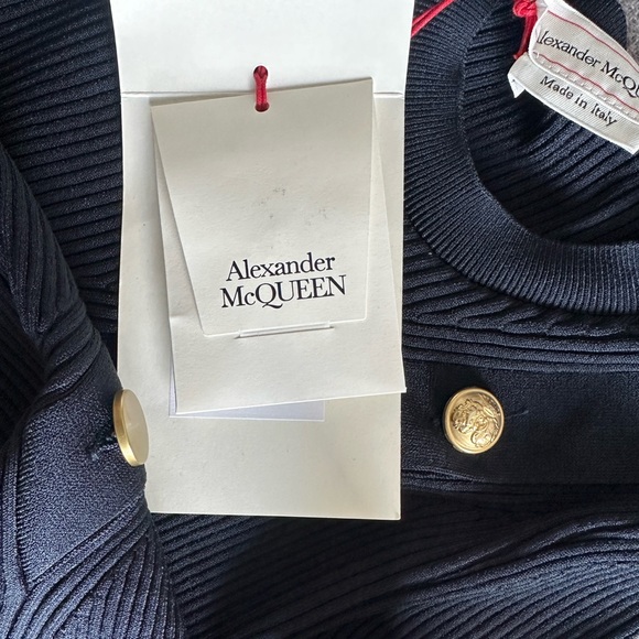 Alexander McQueen ribbed-knit button-detail top - Picture 11 of 11